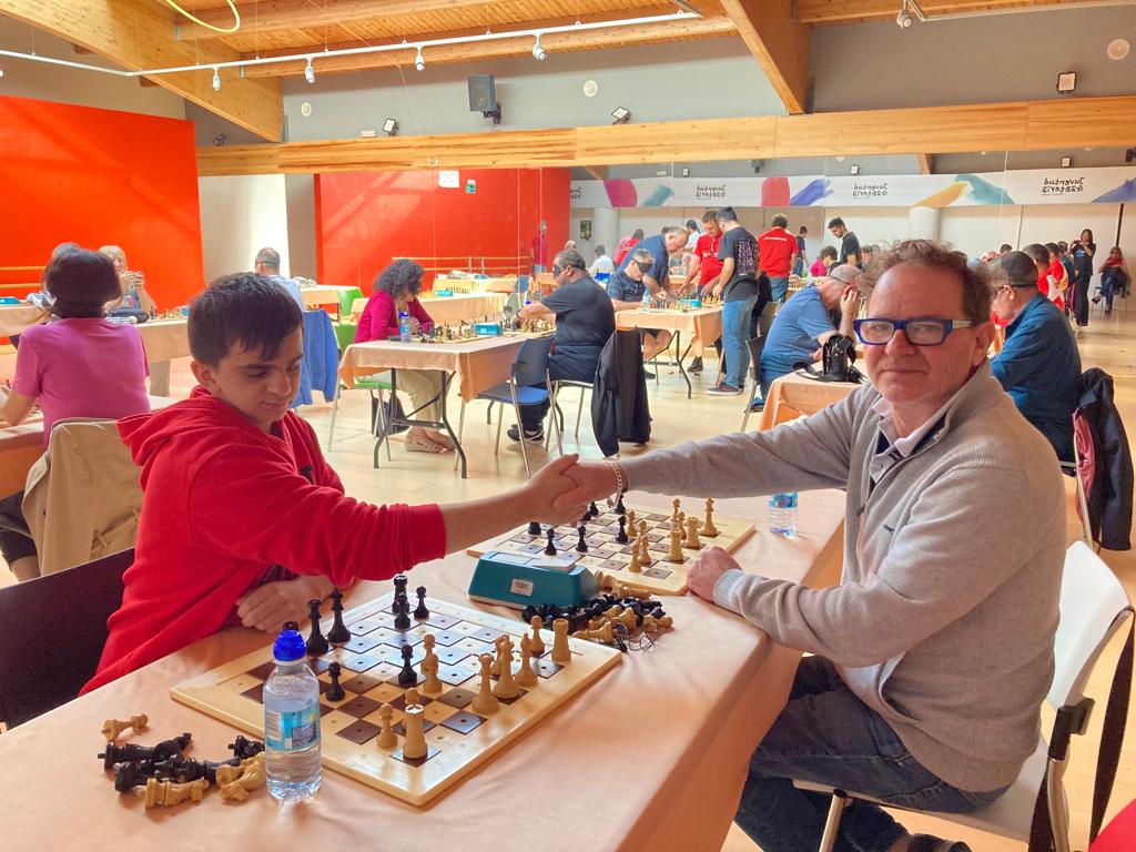 Gavril Draghici Flutur, campe&oacute;n del "I Torneo de ajedrez inclusivo" celebrado en Estella-Lizarra